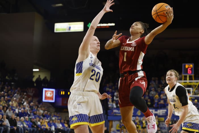 032722_WBB_AbramsMe_SDSU_JH5056